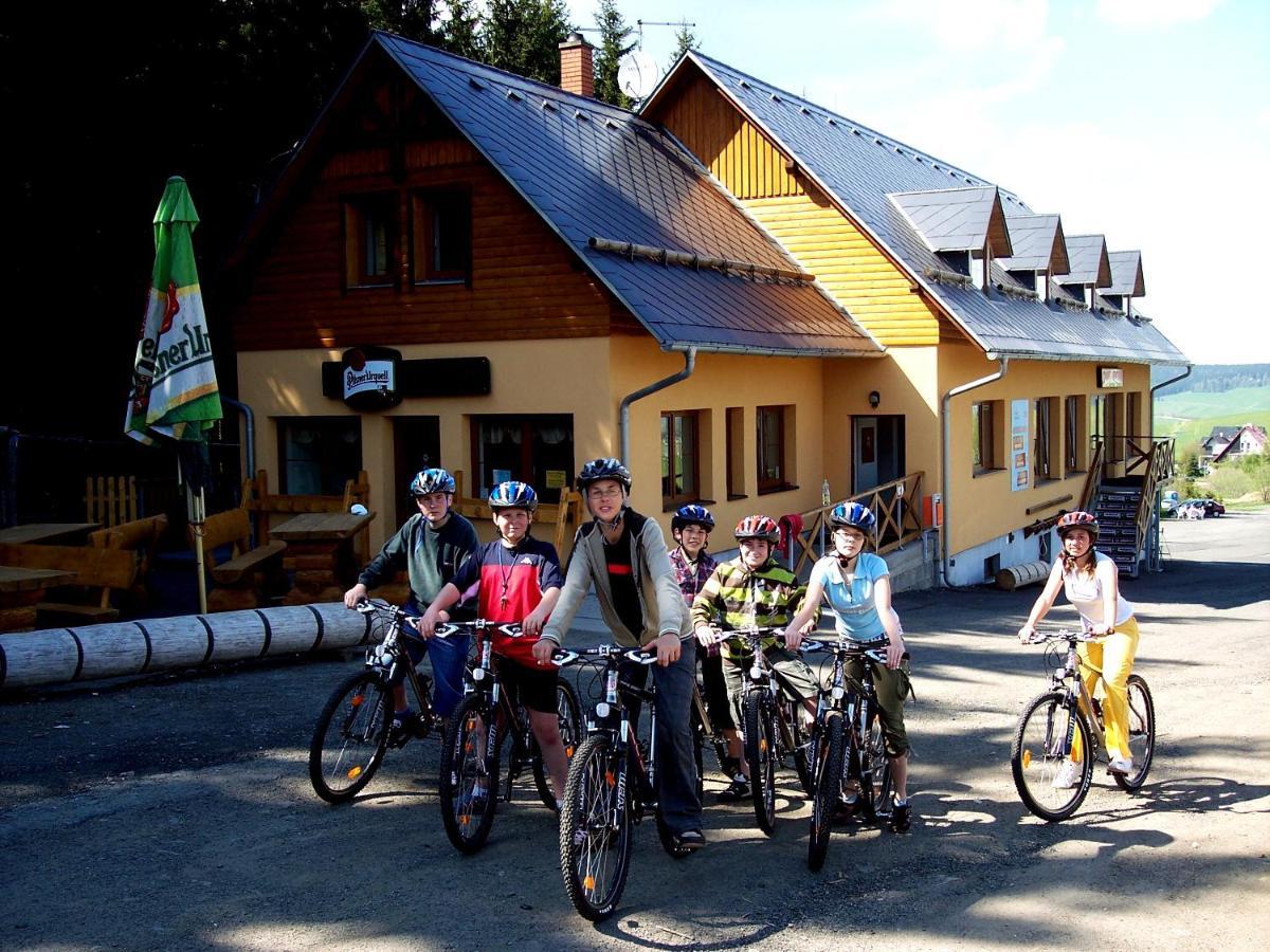 Sportcentrum Klinovec Loučná pod Klínovcem Zewnętrze zdjęcie